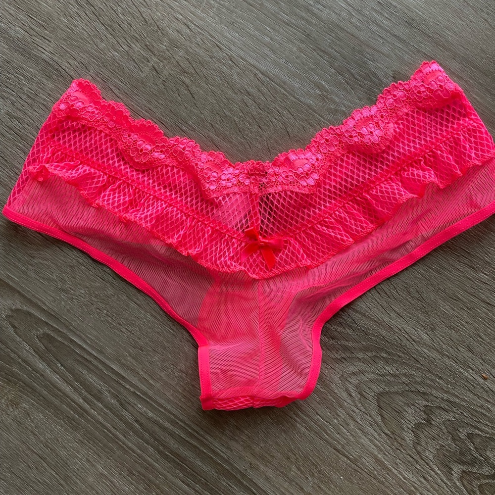 Brand New w Tags. Victoria Secret pink panties